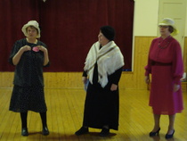 Mea, Maisa ja Lumia ystävänpäiväesityksessä.