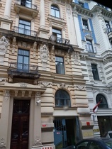 Vanhoja rakennuksia restautoitu valtava määrä.