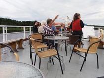 Tervehdyksiä vastaantuleville veneilijöille.