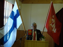 Simo Paassilta toi Varsinais-Suomen piirin tervehdyksen ja onnittelut.